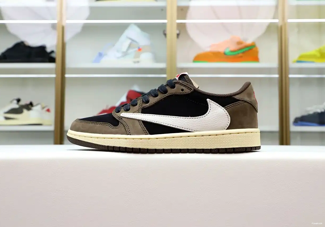 TS Travis 1mLow OG Air SP Scott Jordan Jordan x 0530